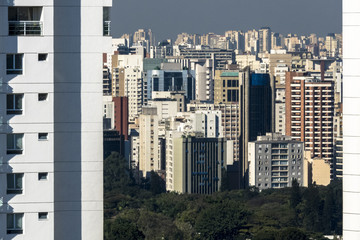 Fototapeta premium Sao Paulo, Brazil, June 29, 2018. Skyline of Pinheiros nighborhood, in West zone of Sao Paulo.