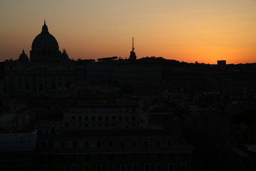Fototapeta na wymiar Sunset at Rome and Basilika Sankt Peter at St. Peter's Square, Italy 