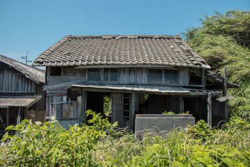 青島の廃屋 © fumoto-lab