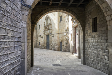 Old Stone Arch in Barri Gòtic Barcelona