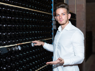 worker controlling fermentation