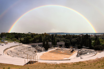 Arcobaleno sul teatro greco di Siracusa