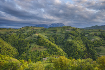 Obraz premium Sunset over the mountain
