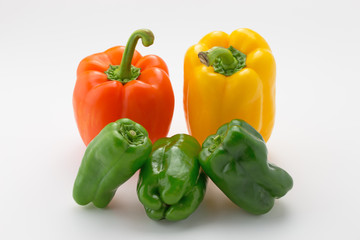 ピーマンとパプリカ