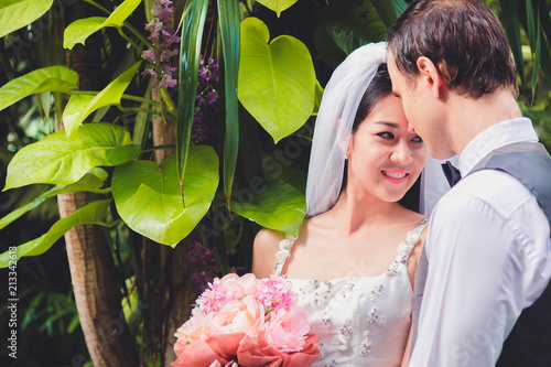Bouquet In The Hands Of The Groom To Make A Happy Wedding Gift To A Bouquet In The Hands Of The Groom To Make A Happy Wedding Gift To A