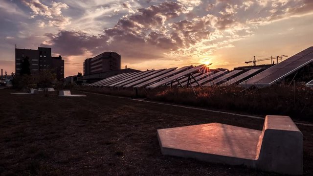Timelapse 13.06.2018 Sonnenuntergang &uuml;ber Photovoltaik Anlage