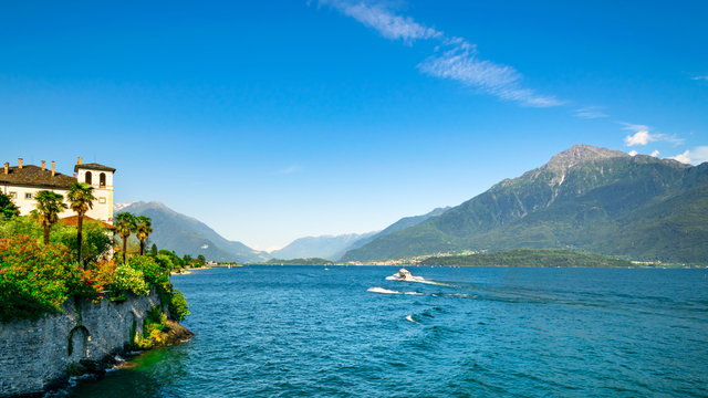 Comer See - Panorama mit wundersch&ouml;nem  Blick von Gravedona nach Norden zu den Bergen