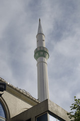 Fototapeta na wymiar Minaret in Cloudy Day