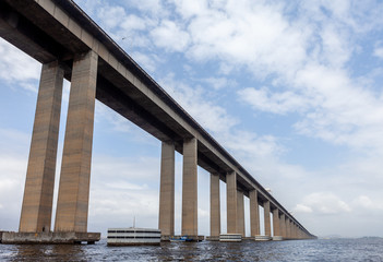 Long and high bridge connecting Rio de Janeiro to Niteroi