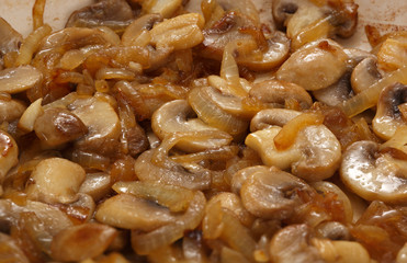 Fried mushrooms with onions