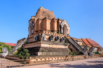Fototapeta premium Wat Chedi Luang temple in Chiang Mai, north of Thailand