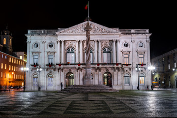 Naklejka premium Camara Municipal de Lisboa at night