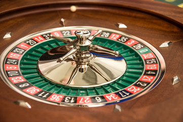 Casino game roulette with a moving ball