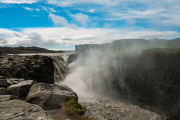 A imponente cascata de Dettifoss, na Islândia