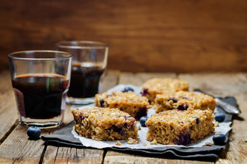 Blueberry Quinoa Oats Breakfast Bars