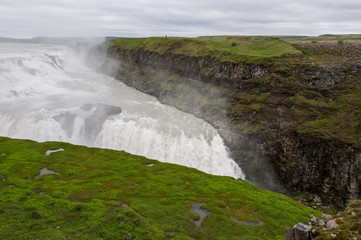 A imponente cascata de Gulfoss, na Islândia