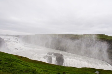 A imponente cascata de Gulfoss, na Islândia