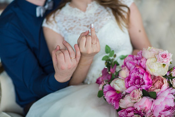 Obraz na płótnie Canvas Wedding and hands with rings