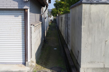 路地裏