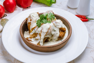chicken chkmeruli in Georgian