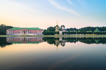 Obraz premium Evening view of the State reserve museum Kuskovo, former summer country estate of the 18th century. Moscow. Russia.