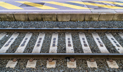 Rails et quais de gare