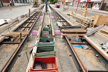 Gleisbau - Neue Schienen für die Strassenbahn mitten in der Stadt