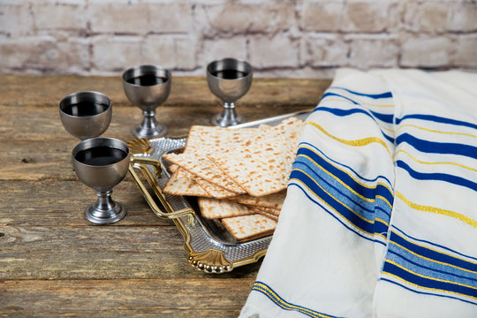 Four glasses of wine should be drunk on Passover according to Jewish tradition