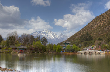 Fototapeta na wymiar Heilong Tang Park - Lijiang