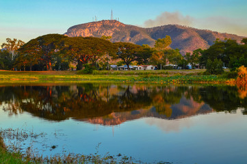 Fototapeta premium Ross River Sunset