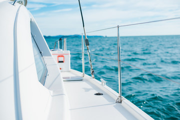 Obraz premium yachting in the blue ocean