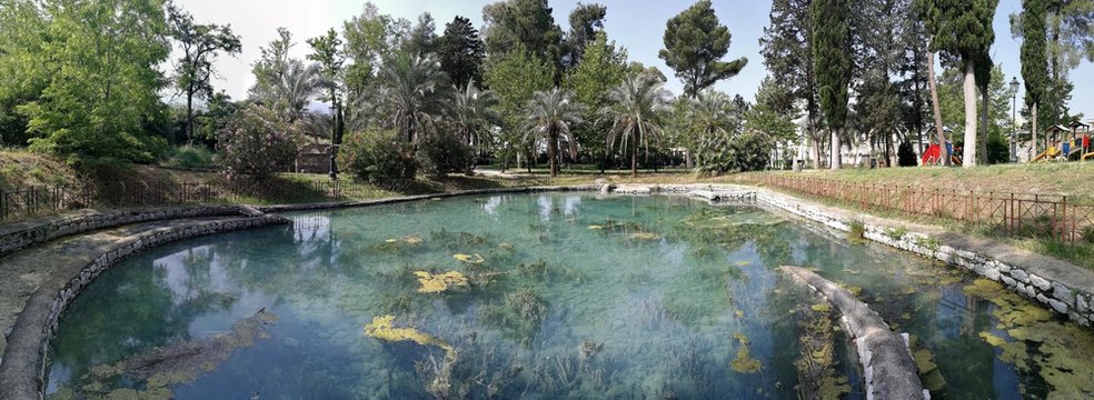 Telese - Panoramica della piscina delle antiche terme