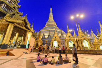 Shwedagon Pagode, Rangun, Myanmar, Asien - obrazy, fototapety, plakaty