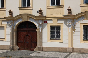 Fototapeta na wymiar Old house near Hradschin in Prague 