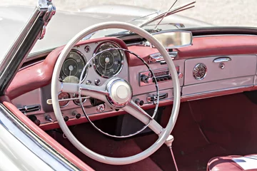 Deurstickers Dashboard en stuur van een oldtimer © Mr.Stock