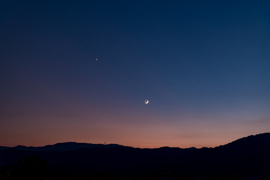 2 795 Best 三日月 Images Stock Photos Vectors Adobe Stock