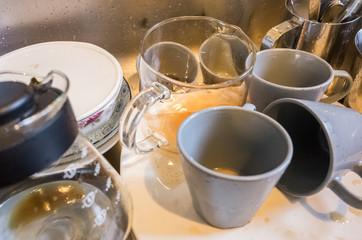 Obraz na płótnie Canvas dirty dishes in sink