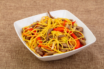 Wook noodle with beef and vegetables