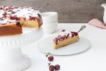 Ricotta-Mandelkuchen mit Kirschen