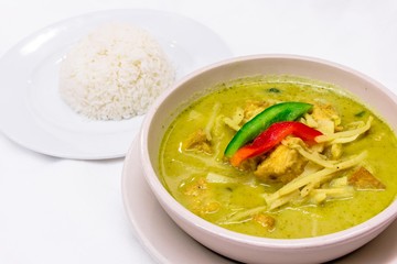 Green curry chicken served with steamed white rice