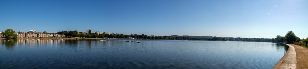 Fototapeta na wymiar Lakeside Panorama