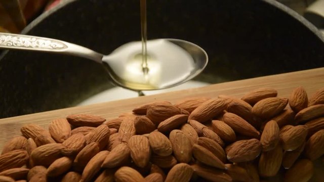 Mandulaolaj Olio di mandorle Mandel&ouml;l Миндальное масло Olej video migdałowy Huile d'amande Мигдалева олія Almond oil 