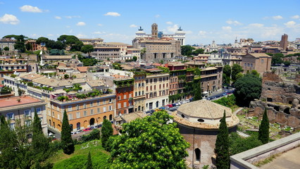 Fototapeta na wymiar Blick auf Rom vom Palatin aus mit Forum Romanum, Kapitol, Petersdom und mehr