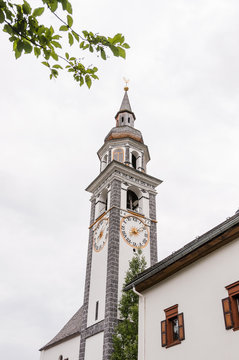 Bever, Kirche, Dorf, Oberengadin, Alpen, Graub&uuml;nden, Sommer, Schweiz