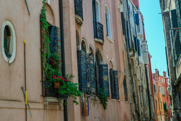 Fototapeta na wymiar old architecture in Venice, Italy