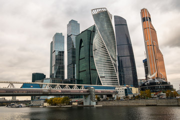 Fototapeta na wymiar MOSCOW, RUSSIA - OCTOBER 24, 2017: Modern skyscrapers of the Moscow International Business Centre MIBC on the Moscow river embankment.