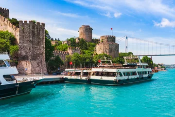Foto op Canvas Panoramic view of Istanbul. Panorama cityscape of famous tourist destination Bosphorus strait channel. Travel landscape Bosporus, Turkey, Europe and Asia. © oleg_p_100
