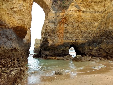 Küste der Algarve in Portugal