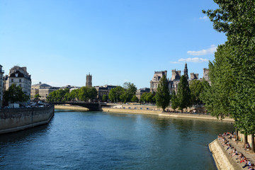 Obraz premium La Seine à Paris