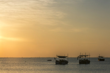 Obraz premium Sunrise over Fishing Boats near Xiapu, Fujian, China